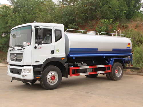 國五消毒液噴灑車 灑水車的升級，城市衛生的守護者